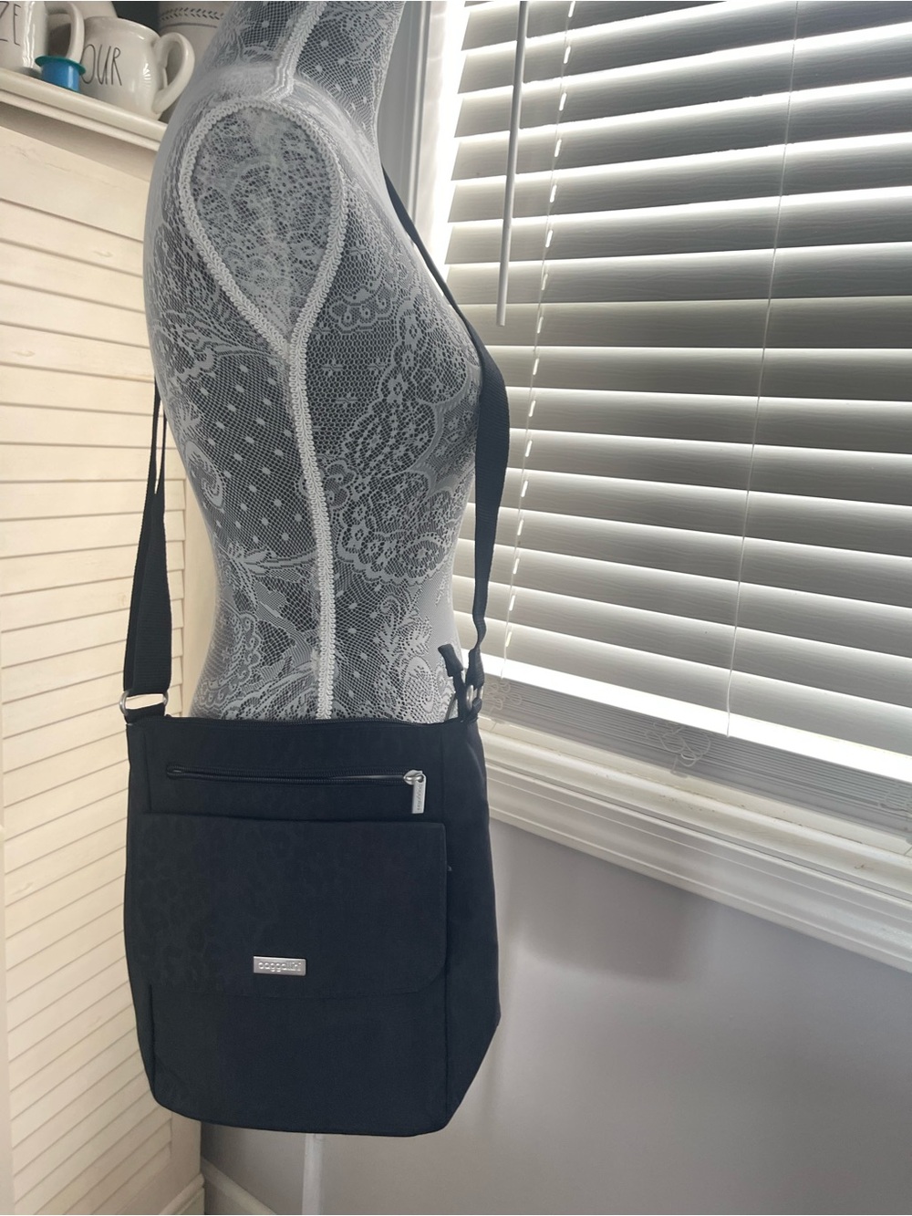 Baggallini Black Crossbody Messenger Bag